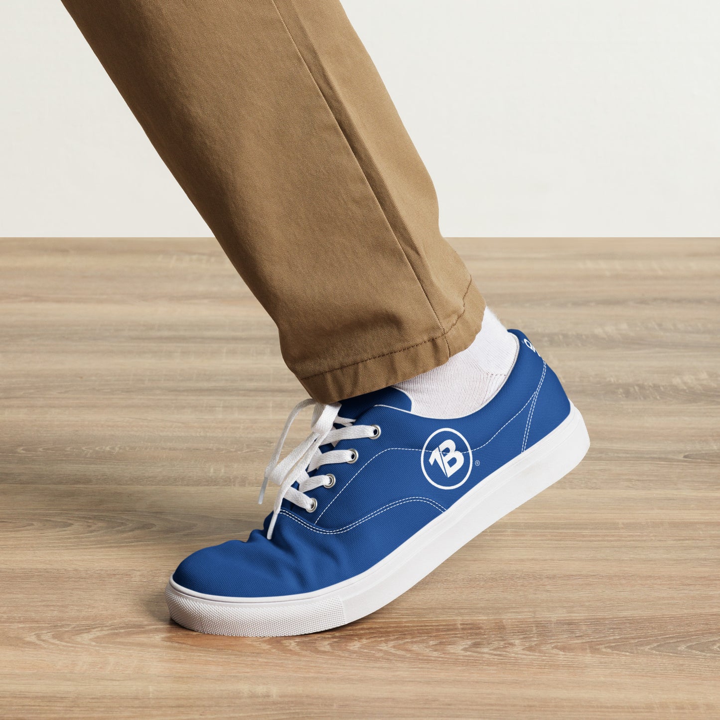 Men’s lace-up canvas shoes